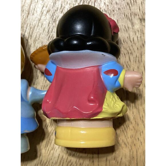 Little People Disney Princess - Cinderella & Snow White 2x w/ Pie & Apple - Picture 7 of 7